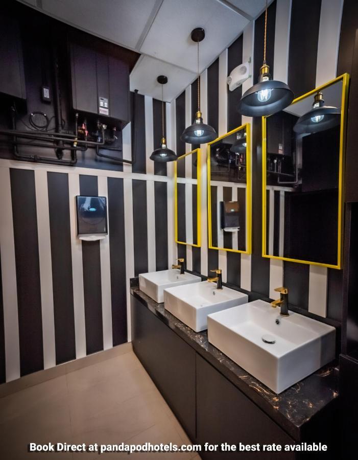ריצ'מונד Panda Pod Hotel מראה חיצוני תמונה